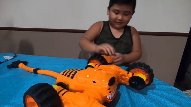 Adventure Force Tiger Twister Review смотреть онлайн