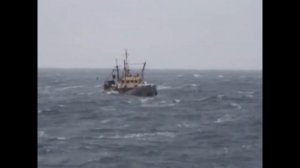 *рыболовецкое судно в шторм / fishing boat in the storm  /*