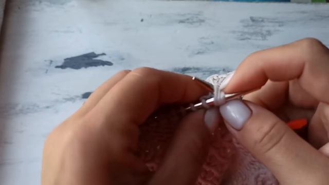 Вяжем спицами красивую шапку "Звездные дорожки". смотреть онлайн