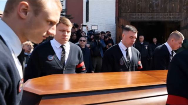 Печальное зрелище! Шокирующие кадры с похорон Вячеслава Зайцева смотреть онлайн
