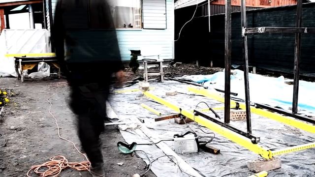 DIY пилорама на коленке ЧАСТЬ 2 (рельсы)DIY sawmill on the knee PART 2 смотреть онлайн