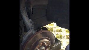 Mazda 6, 2004 год. Замена передних тормозных колодок и дисков.