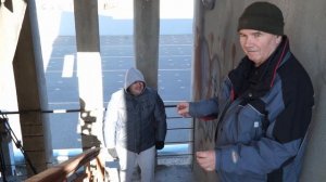 Что делать, если на вас напали на лестнице. Правила безопасности , которые  должен знать каждый.