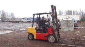 Болгарский погрузчик подымает больше положенных 3,5т!