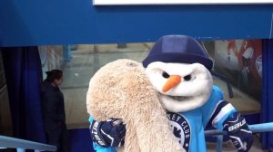 Неожиданный подарок от Снеговика ХК "Сибирь"