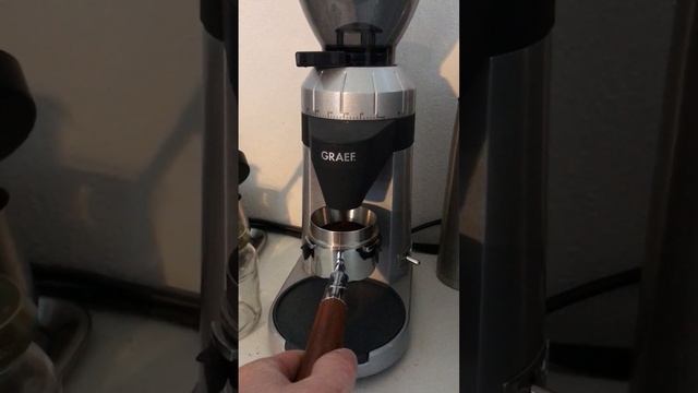 ¨ Using the GRAEF CM800 to grind my Espresso Beans ☕☕☕