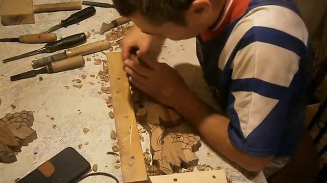 Резьба по дереву. Винаград: отделка на полку . смотреть онлайн