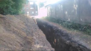 Давление отвала на борт траншеи. Экскаватор-погрузчик CATERPILLAR