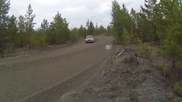 Ралли Екатеринбург 2013 ВАЗ 2106 несется боком) смотреть онлайн