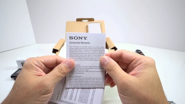 Sony Action Camera FDR-X3000R Detailed Close Up Unboxing in 4K смотреть онлайн