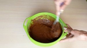Супер пышный шоколадный пирог. 5 минут и в духовку! Нежный и безумно вкусный