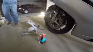 Как прокачать тормоза с ABS на мотоцикле-новый способ прокачки тормозной системы с АБС за пять мину