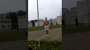 Прыжки на скакалке на скорость.