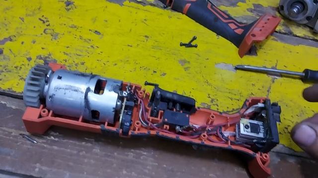 Ремонт аккумуляторной болгарки с регулятором оборотов не работает на 6 той позиции смотреть онлайн