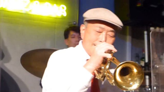 When The Saints Go Marching In - New Orleans Jazz Hounds смотреть онлайн