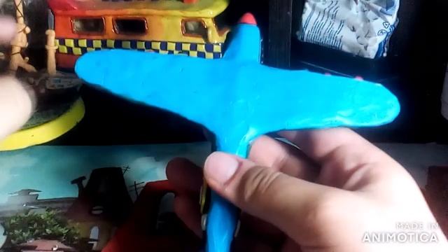 Британский самолет Supermarine Spitfire из пластилина. смотреть онлайн