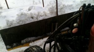 Работа снегоуборочной лопаты на самодельном минитракторе