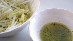 Салат из редьки с яблоком