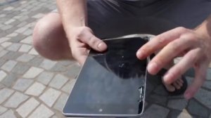 iPad mini vs Nexus 7 - drop test(на русском)