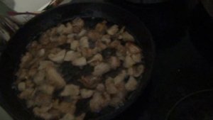 Готовим шкварки из сала