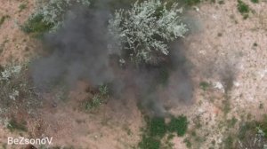 Эксклюзивные кадры. Сброс гранат с коптера НМ ДНР на головы украинских расчётов ПЗРК и ПТРК.