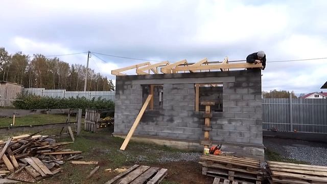Самодельная двускатная крыша на баню. Александр Поспелов.