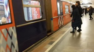 Тематический поезд "Москва - 870" на станции "Таганская"