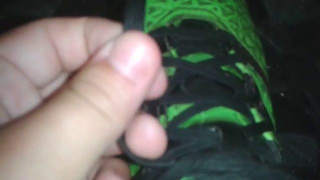 Как завезать шнурки чтобы они не развязывались смотреть онлайн