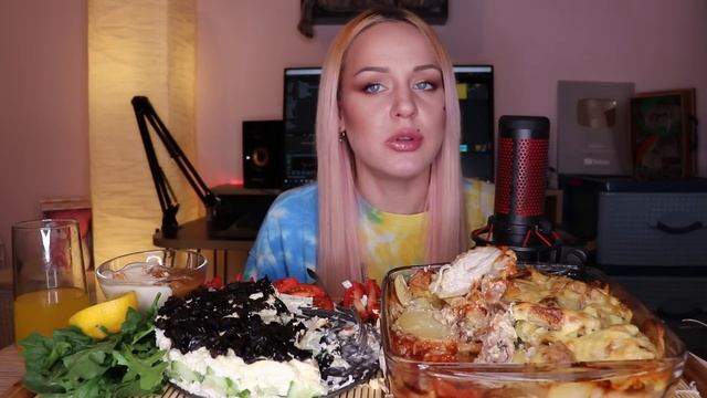 MUKBANG | Запеченый картофель с крыльями под сыром, салат | potatoes with wings salad не ASMR