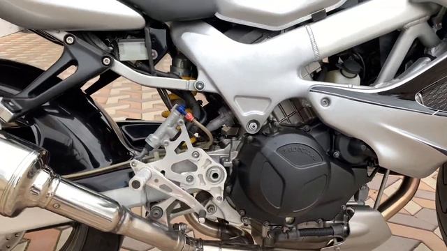 Honda VTR 1000F смотреть онлайн