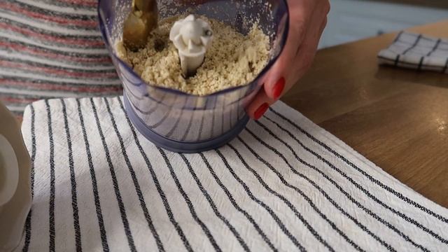 Хумус с кедровыми орешками и аджикой / Hummus with pine nuts and adjika. Вкл суб Рус/Eng/Kor/Jpn Su
