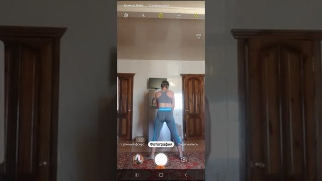 рубрика СПОРТЯЖКА)) приседания на носочках) 11 09 21 смотреть онлайн