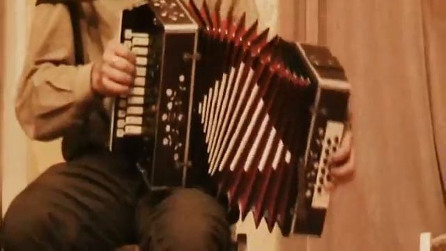 старинная игра на гармони