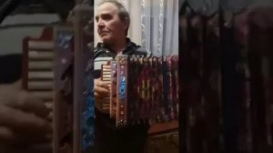 Тальянда салэтле гармунчы Зулькафир Зиятдинов.