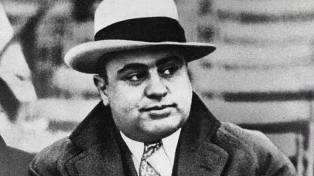 Мошенник, Который Продал Эйфелеву Башню и Обманул Самого Аль Капоне. Виктор Люстиг. смотреть онлайн