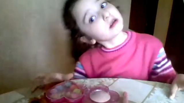 Маленькая Армянка показывает как надо краситься. N:1 смотреть онлайн