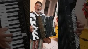 Acordeon Pearl River 120 baixos / quarta voz