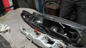 Замена лампы стоп сигнала Ford Fusion