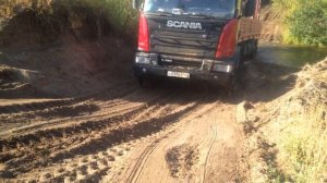 Скания 6х6 через речку ужман лето 2020 выгоняем с села непа до города Киренск