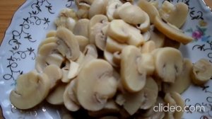 Суп с шампиньонами на курином бульоне