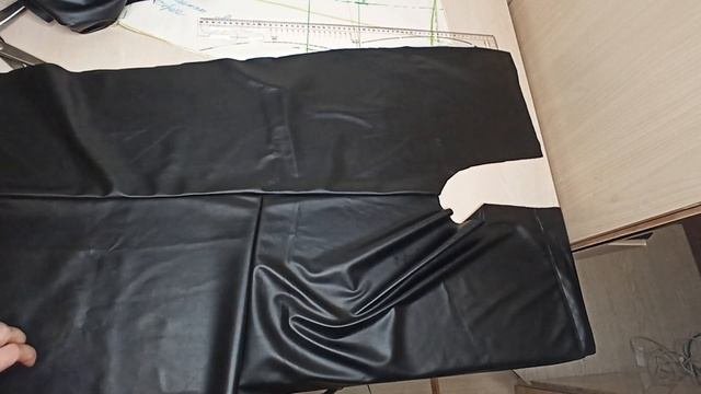 DIY /  Как сшить брюки из экокожи своими руками.