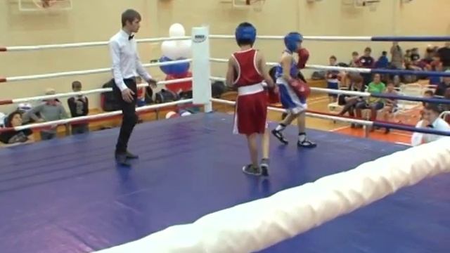 16.12.14. В Сургуте прошел традиционный турнир по боксу среди юношей 10-13 лет смотреть онлайн