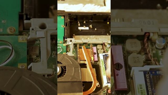 Замена термопасты пасты ARCTIC COOLING MX-4 на процессоре. смотреть онлайн