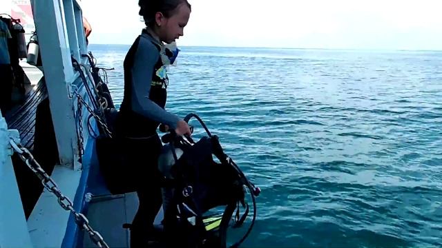 Как дети погружаются с аквалангом | Scuba Diving For Juniors | Pattaya Divers