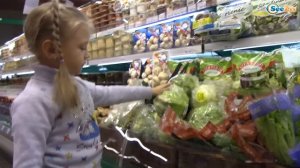 Ярослава КАК МАМА покупает продукты в Супермаркете с Куклой Беби Бон Видео для детей Doll Baby Born