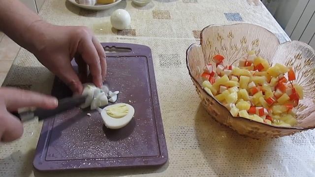 САЛАТ С АНАНАСОМ СЫРОМ И ЧЕСНОКОМ улетает в раз! Салат «КАПРИЗ» вкусный, полезный и оригинальный!