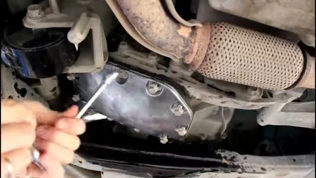 Замена масла в МКПП Chevrolet Cruze 1,8 Шевроле Круз 2011 года смотреть онлайн