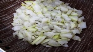 Гречка с овощами и колбасой