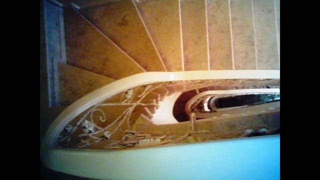 Гнутые поручни на мраморной лестнице от компании Блантри смотреть онлайн