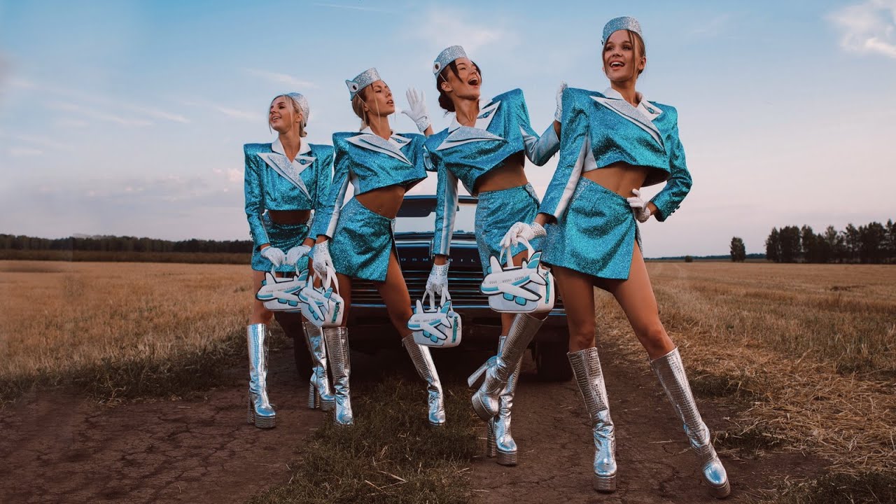 Стюардессы мечты...